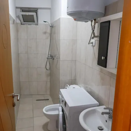 Filipi Hotel *
